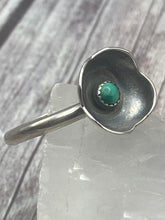Load image into Gallery viewer, Petite Malachite Flower Ring