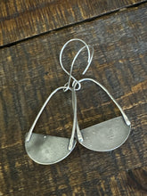 Load image into Gallery viewer, The Nixie Earrings