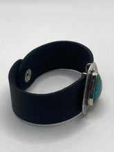 Load image into Gallery viewer, Malachite Sterling Silver Leather Bracelet
